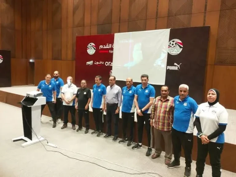 المدير التنفيذى لاتحاد الكرة يلتقي المحاضر الدولي ايجور لافتتاح معسكر المرحلة الثانية لرخص ”فار”