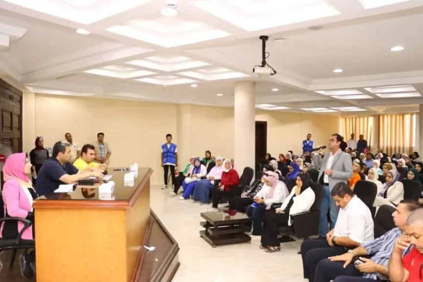 محافظ دمياط يعقد لقاءًا حوارياً مع القوى الشبابية بمركز التعليم المدنى بدمياط الجديدة