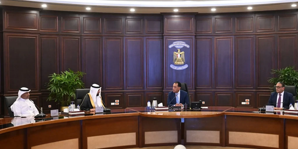 رئيس الوزراء يلتقي رئيس مجلس إدارة مجموعة ”سمو القابضة” السعودية
