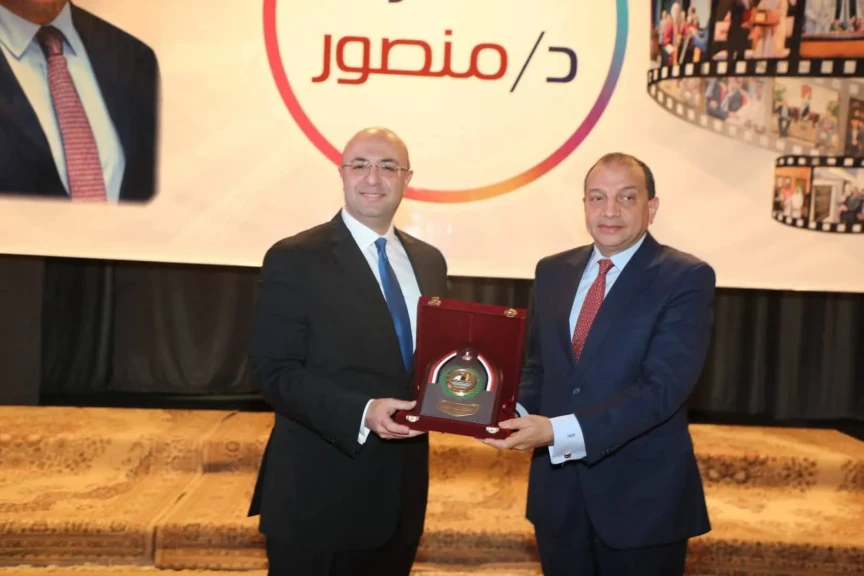 محافظ بني سويف يُكرم رئيس جامعة بني سويف في احتفالية حاشدة
