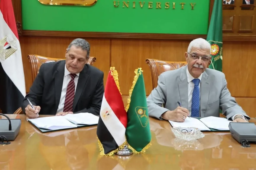 رئيس جامعة المنوفية يوقع  بروتوكول تعاون لدعم المستشفيات والمراكز الطبية