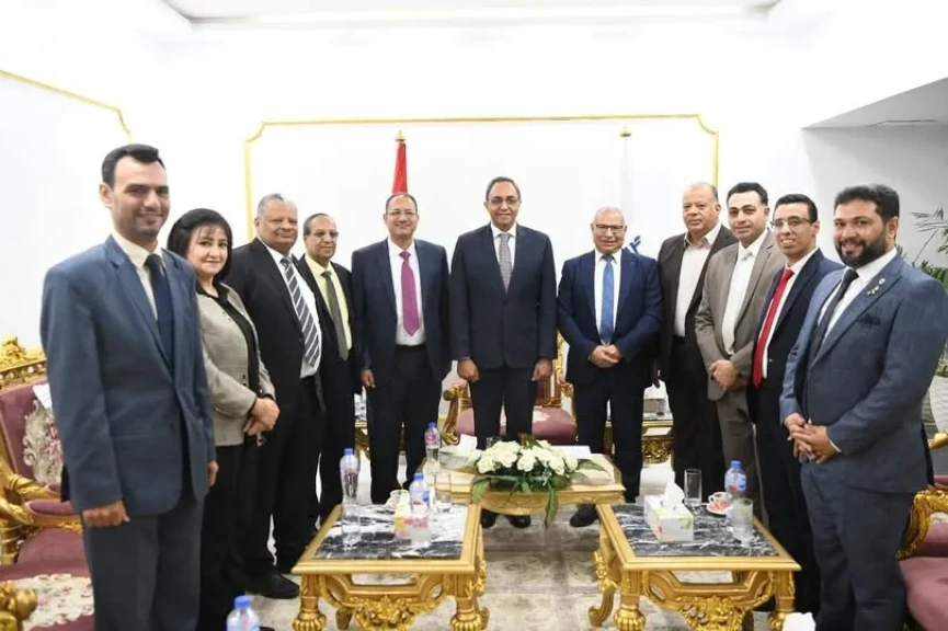 محافظ قنا يستقبل وفد الكنيسة الإنجيلية لبحث سبل التعاون المشترك