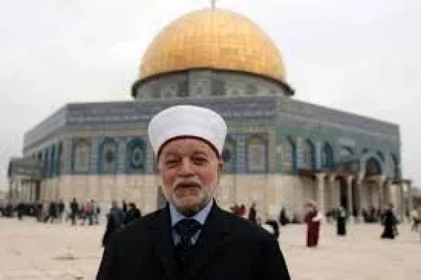 عاجل.. الاحتلال الإسرائيلى يسلم مفتى القدس قرارًا بالإبعاد عن المسجد الأقصى لمدة أسبوع