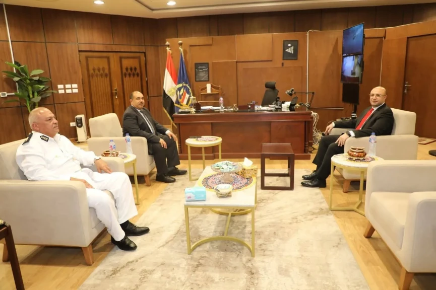 محافظ بني سويف يُهنئ  اللواء أسامة جمعة بتجديد