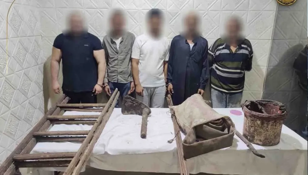 الداخلية:ضبط 5 أشخاص لقيامهم بالبحث والتنقيب عن الآثار بالقاهرة