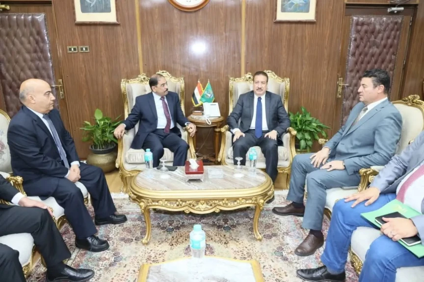 محافظ المنوفية يلتقى وفد معهد بحوث البترول المصري