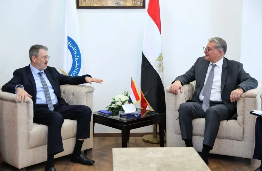 وزير البترول يعقد جلسة مباحثات مع الرئيس التنفيذي للمؤسسة الدولية الإسلامية لتمويل التجارة