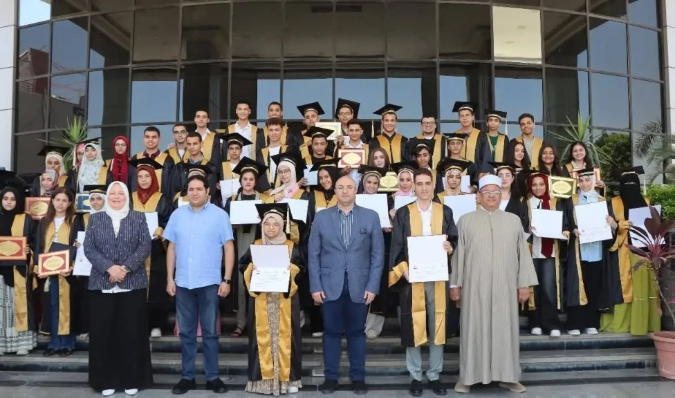 محافظ بني سويف يُكرّم أوائل الثانوية العامة والأزهرية والدمج  على مستوى الجمهورية