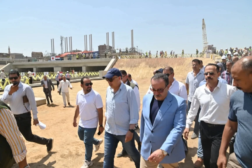 وزير الري يشهد بدء إجراءات إزالة السد المؤقت ومرور المياه خلال بوابات قنطرة حجز الإبراهيمية