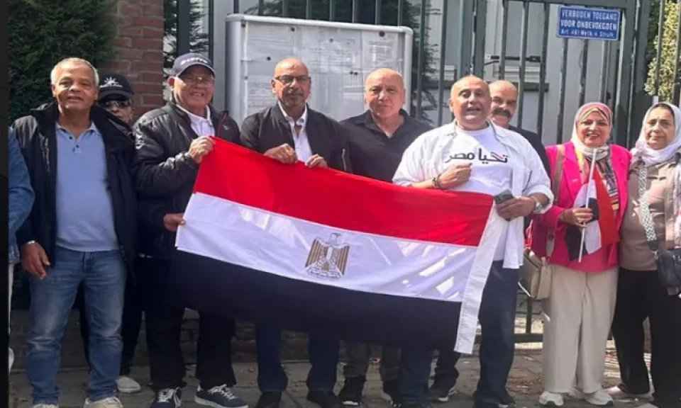 الجالية المصرية في هولندا تشارك في انتخابات مجلس الشيوخ بمقر السفارة في لاهاي