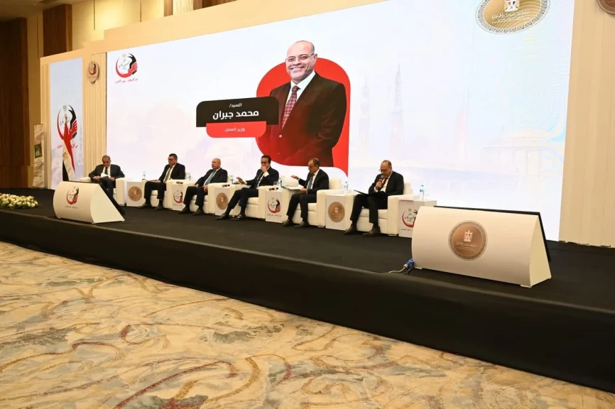 وزير العمل: حريصون على مواجهة كافة مشاكل العمال المصريين بالخارج والحفاظ على كرامتهم تنفيذًا لتوجيهات الرئيس السيسي