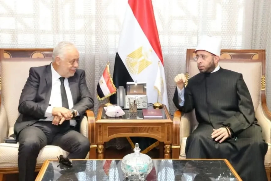 وزير الأوقاف يستقبل نقيب المهن التمثيلية لبحث التعاون في دعم الدراما الدينية