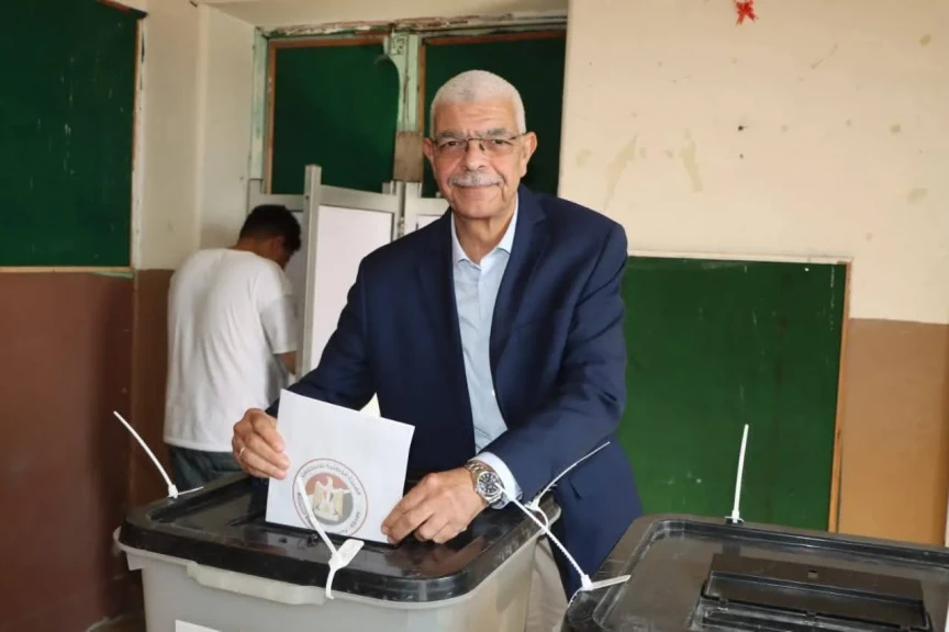رئيس جامعة المنوفية يدلي بصوته في انتخابات مجلس الشيوخ