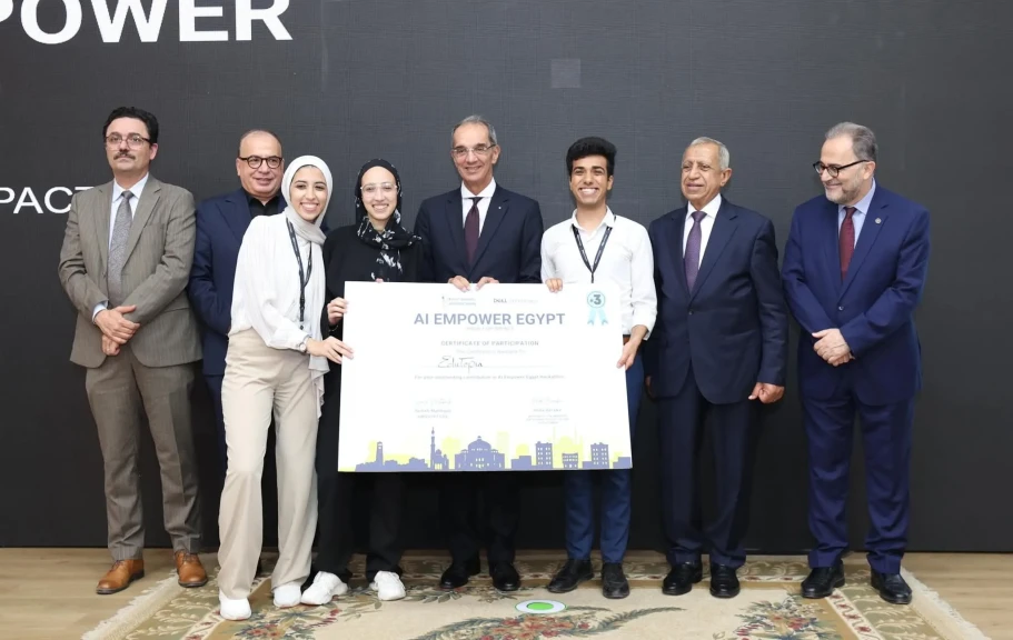 وزير الاتصالات: تقنيات الذكاء الاصطناعى وغيرها من التقنيات الحديثة لها آثر تنموى فى كافة قطاعات الدولة