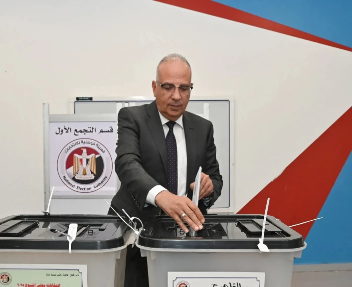 وزير الري يُدلي بصوته في انتخابات مجلس الشيوخ ٢٠٢٥
