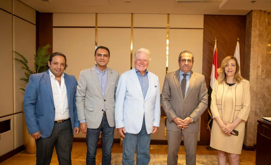 ”حسين فهمي” يعلن عن تعاون فني لتوثيق المشروعات الثقافية بالعاصمة الإدارية الجديدة بالتعاون مع شركة Strike Media