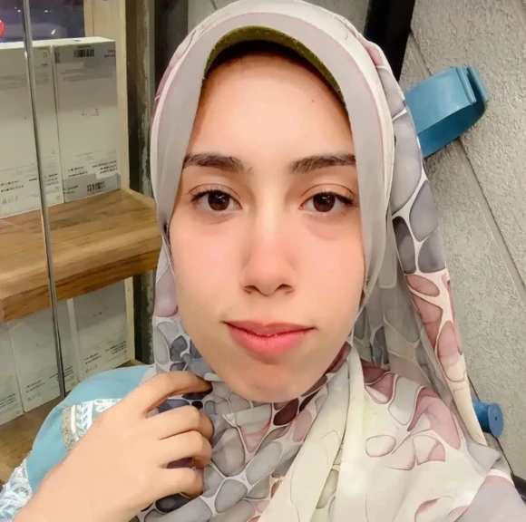 علياء قمرون 