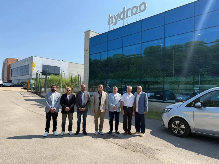 وزير الإسكان يزور مصنع ”هيدرو - Hydroo” للطلمبات في إسبانيا