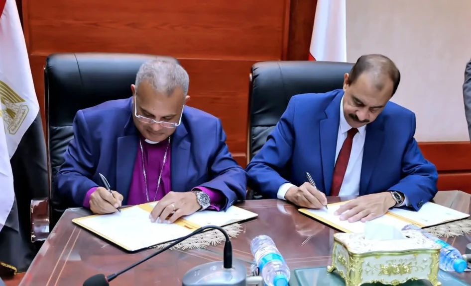 محافظ سوهاج يوقع بروتوكول تعاون مع الهيئة القبطية الإنجيلية