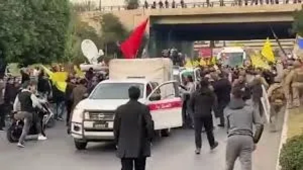 الجيش اللبناني يتدخل لمنع محاولة أنصار حـزب الله قطع طريق المطار