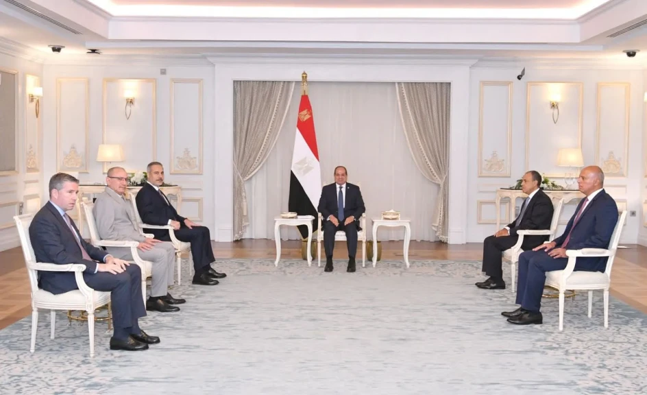 الرئيس السيسي يستقبل وزير خارجية جمهورية تركيا