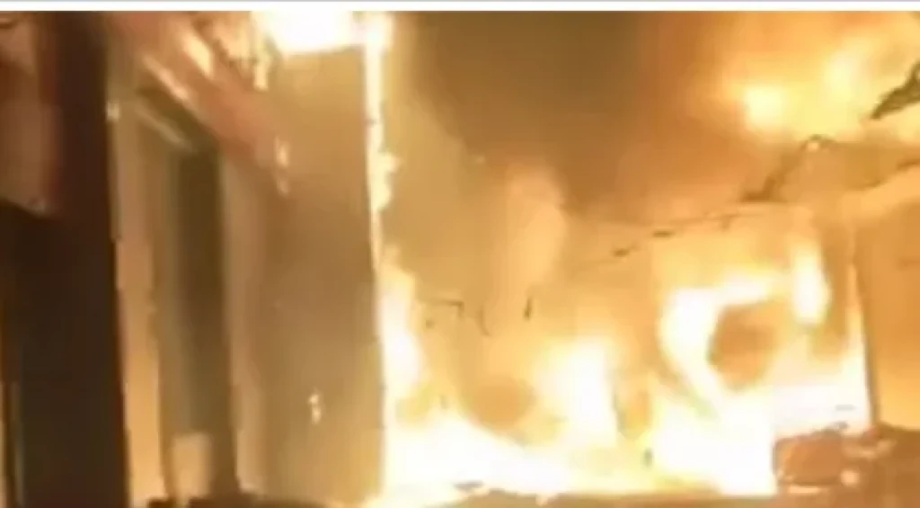 عاجل .. غلق محطة مترو شبرا الخيمة بالخط الثاني بسبب حريق هائل بمحيطها