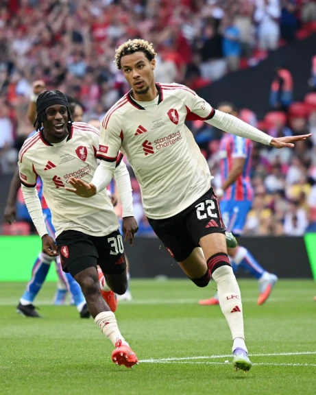 كريستال بالاس يفوز على ليفربول ويتوج بطلا درع الاتحاد الخيريه