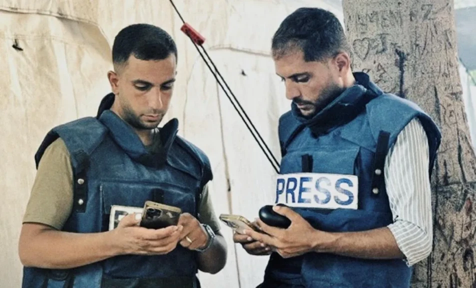 استشهاد الصحفيين أنس الشريف ومحمد قريقع في قصف إسرائيلي على غزة