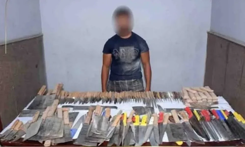 الداخلية: ضبط أحد الأشخاص بادارة ورشه لتصنيع الاسلحة البيضاء والإتجار بها بالجيزه