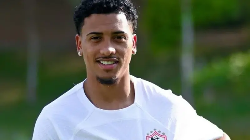 ممر شرفي من لاعبي الزمالك للبرازيلي ”ألفينا”.. والفريق يؤدي تدريبات بدنية