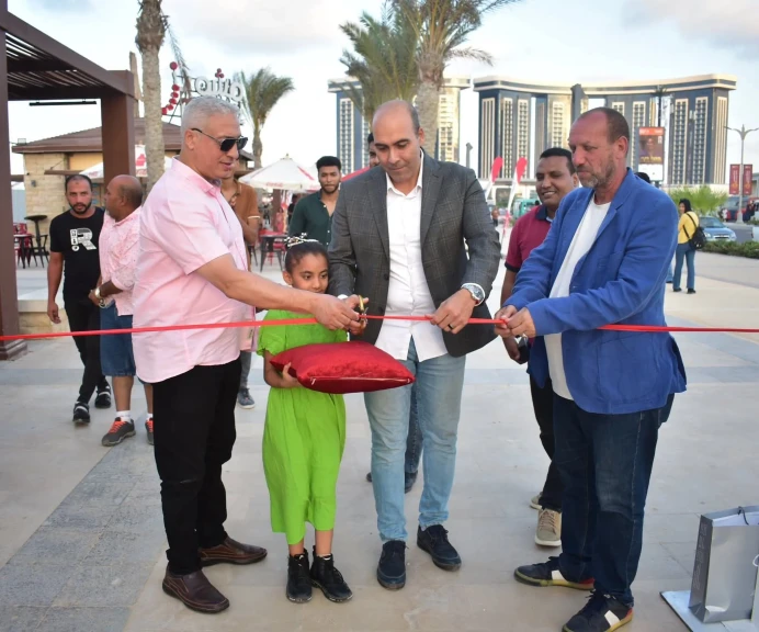 نائب رئيس جهاز مدينة العلمين  يعلن افتتاح أول معرض للنحت آرت سبيس على الممشى السياحي