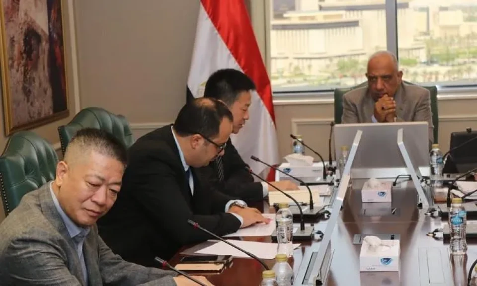 وزير الكهرباء يبحث مع شركة انكورا الصينية توطين صناعة المهمات الكهربائية
