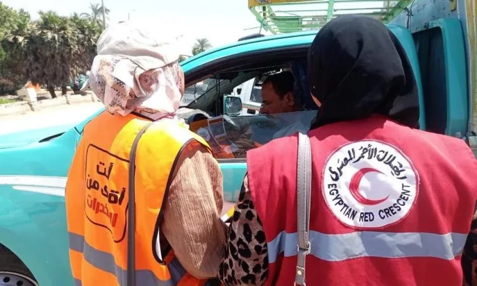 الهلال الأحمر المصري يشارك في توعية أكثر من 14ألف مستفيد ضمن حملة ”القيادة الآمنة”
