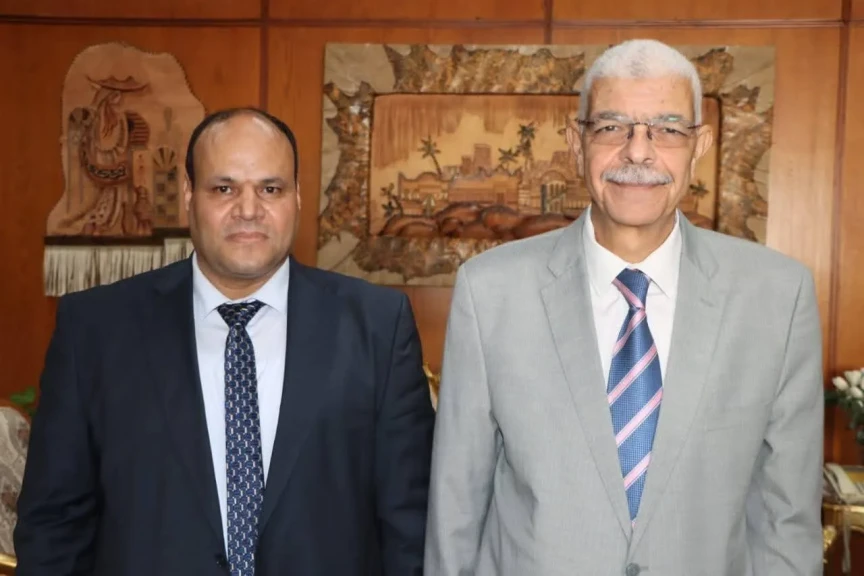 رئيس جامعة المنوفية يهنئ عمداء كليات الزراعة والآداب والتربية للطفولة المبكرة