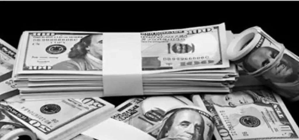 سعر صرف الدولار في المركزي والبنوك المصرية   فى بداية التعاملات اليوم