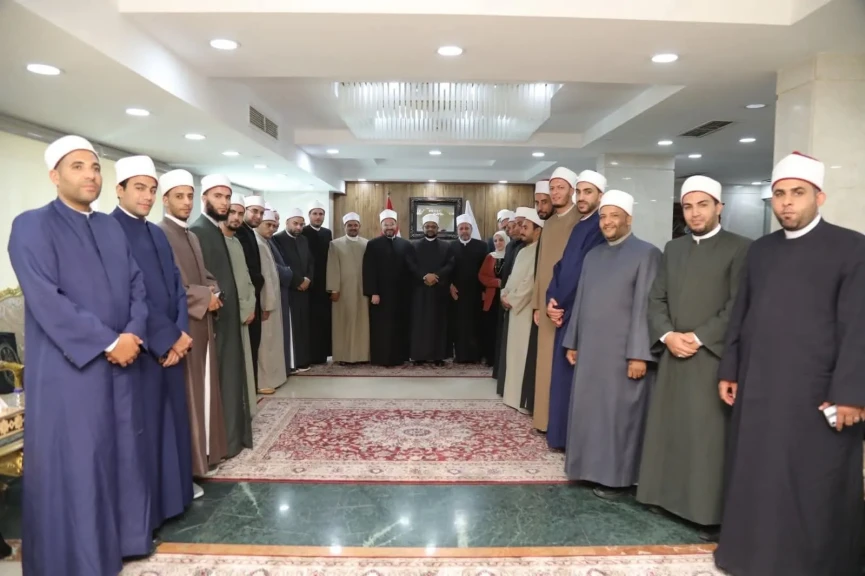 أمين البحوث الإسلامية يكرِّم مسئولي التطوير المتميِّزين على مستوى مناطق وعظ الجمهوريَّة