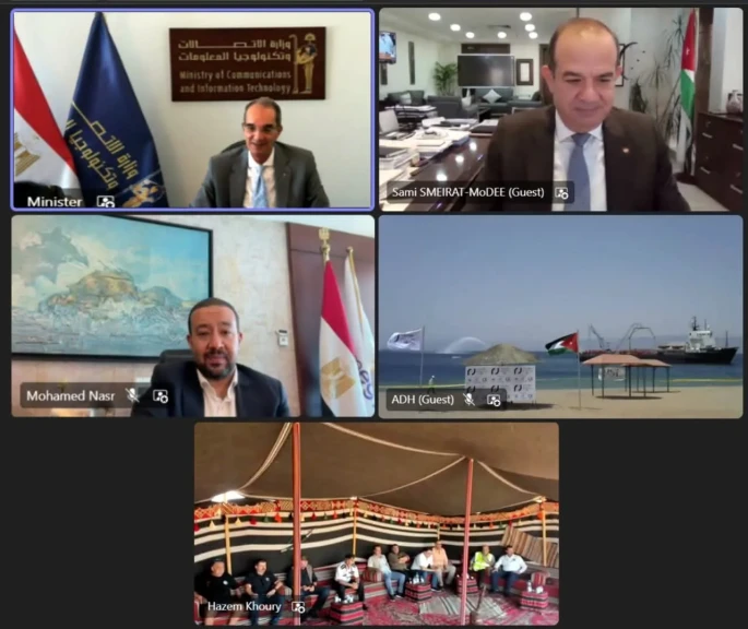 وزيرا الاتصالات المصري والأردني يشهدان عملية إنزال الكابل البحرى عالى السعة ”كورال بريدج” فى مدينة العقبة