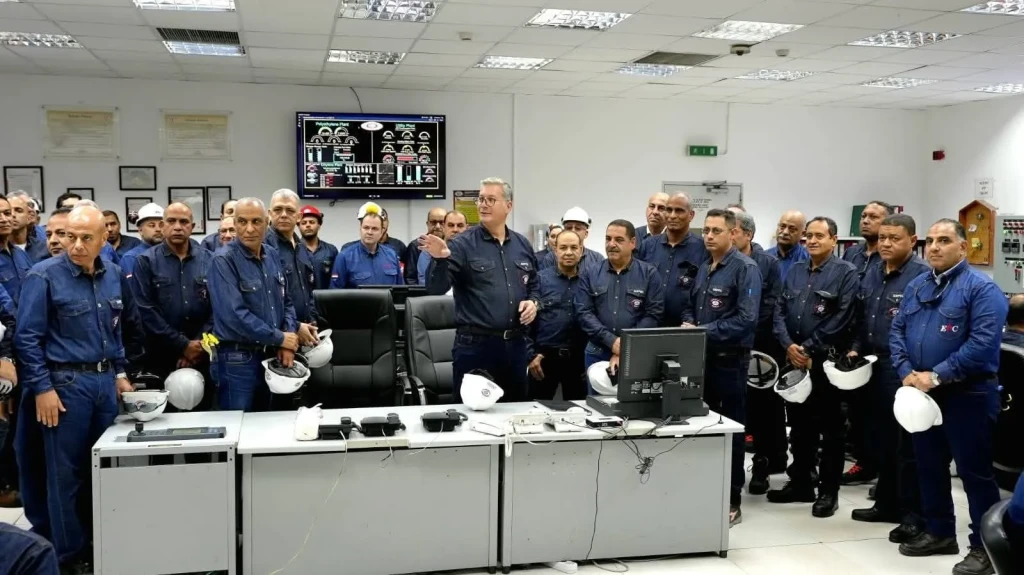 وزير البترول يواصل جولاته التفقدية بمصانع البتروكيماويات بالأسكندرية