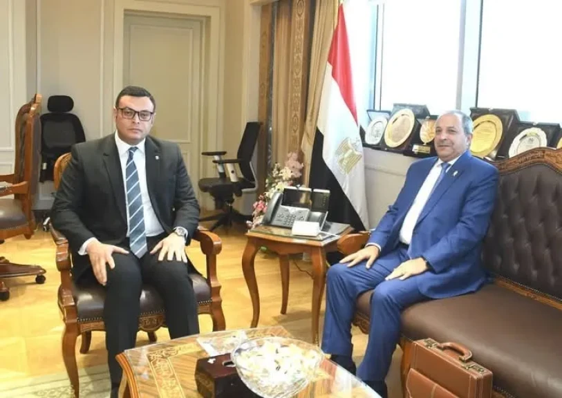وزير الإسكان يستقبل محافظ بورسعيد  لبحث ملفات العمل والتعاون المشترك