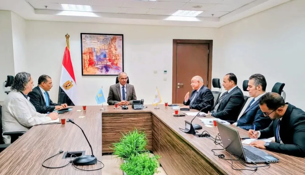 نائب وزير الإسكان يترأس اجتماع لجنة إعداد ”مُقترح اللائحة التنفيذية لقانون تنظيم مرفق مياه الشرب