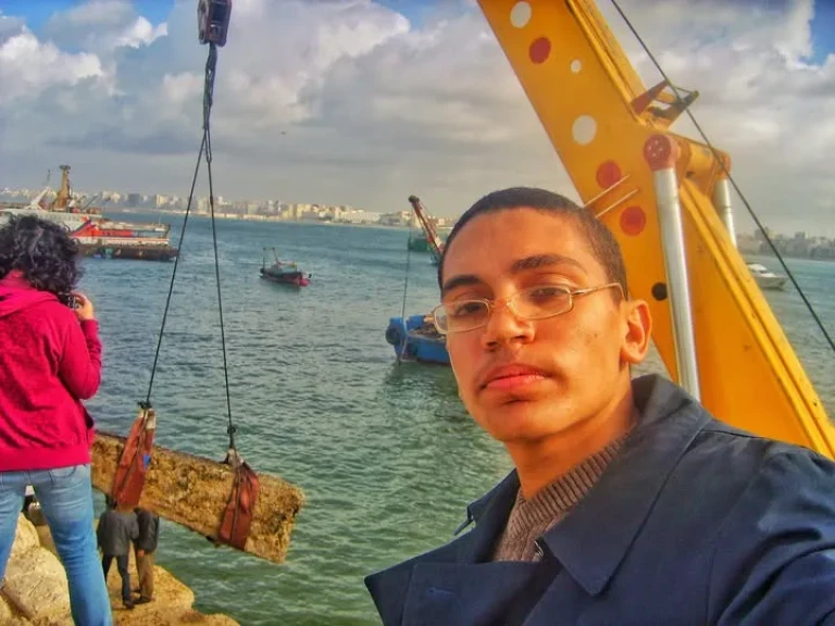 بوابة إيزيس قطعة آثرية من آثار مصر الغارقة بالإسكندرية