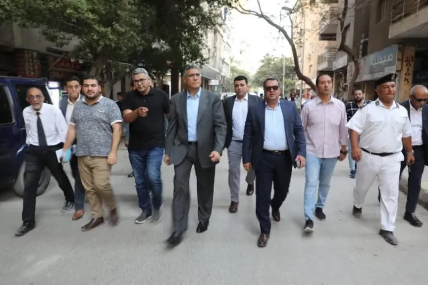 محافظ الجيزة يعاين عددا من المسارات البديلة لشارع ضياء لإجراء تحويلات مرورية أثناء تنفيذ محطة مترو المطبعة