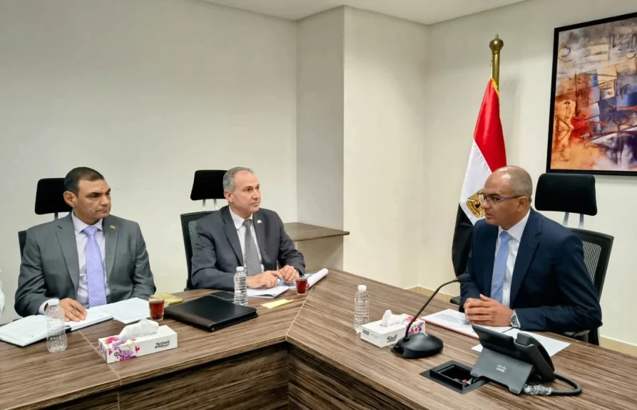نائب وزير الإسكان يترأس اجتماع متابعة تصنيع المهمات الكهروميكانيكية بمشروعات المياه