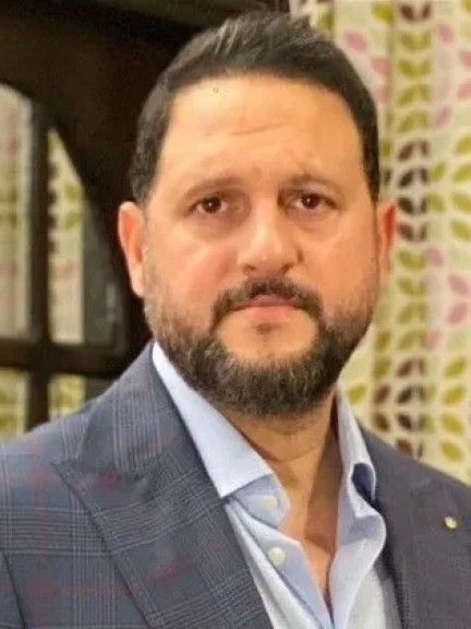 الفنان عماد زيادة أمين الشباب بحزب الجبهة الوطنية في القاهرة