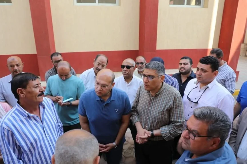 محافظ الجيزة يتفقد محطة رفع الصرف الصحي الرئيسية بمنيل شيحة بأبو النمرس
