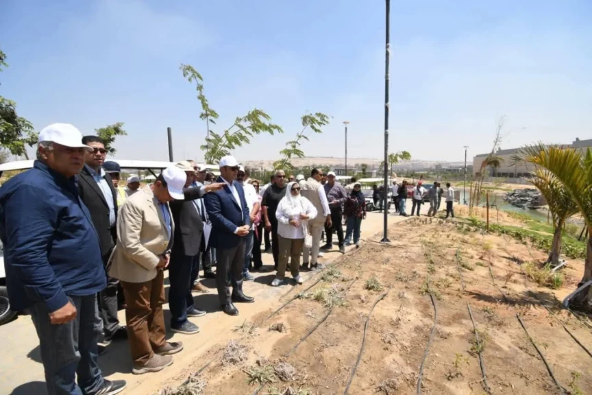 وزير الإسكان يختتم جولته بتفقد مكونات مشروع حدائق تلال الفسطاط