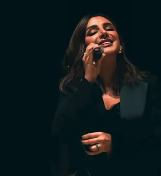 محمود سعد يعلن عن وصول أنغام مصر