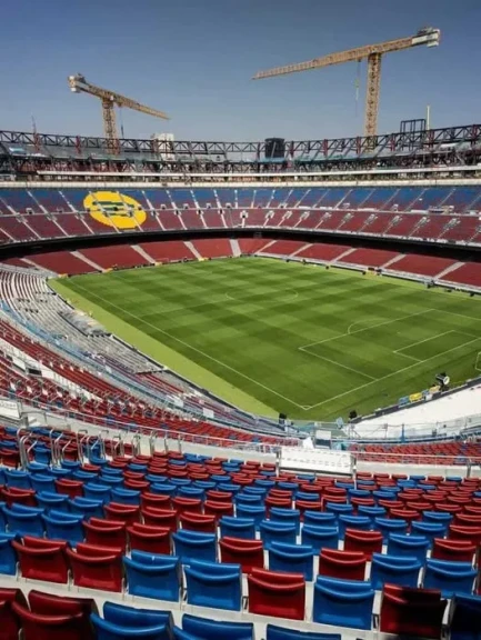 برشلونة يخطر «يويفا» بنيته استضافة مباريات دوري الأبطال على كامب نو