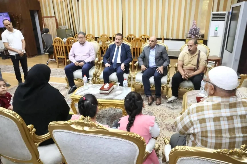 محافظ المنوفية يلتقي  أسرة طفل زرع النخاع