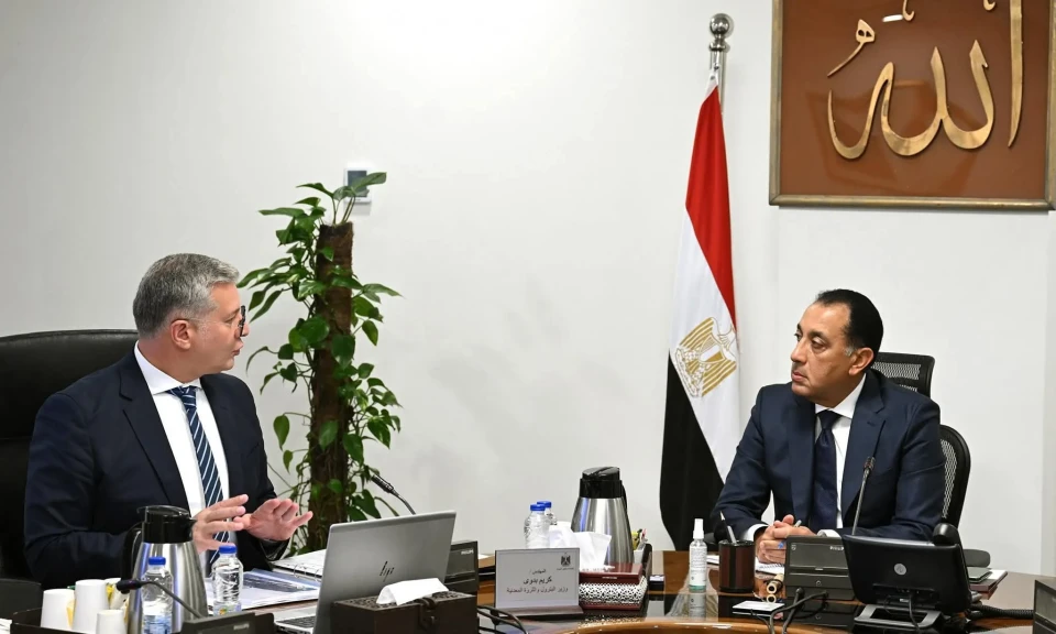 رئيس الوزراء يُتابع مع وزير البترول والثروة المعدنية عددًا من ملفات العمل